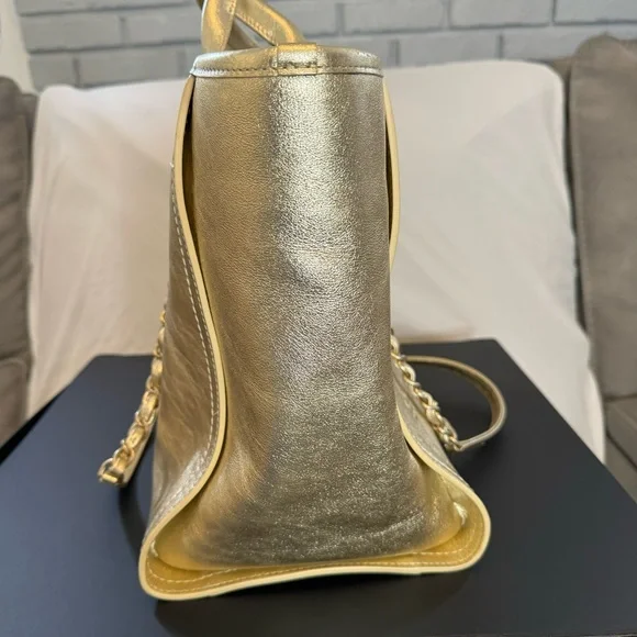 Limited Edition ! NWT Large Gold Calfskin Chanel Deauville Tote - Picture 5 of 15